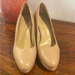 Naturalizer Teresa Pumps